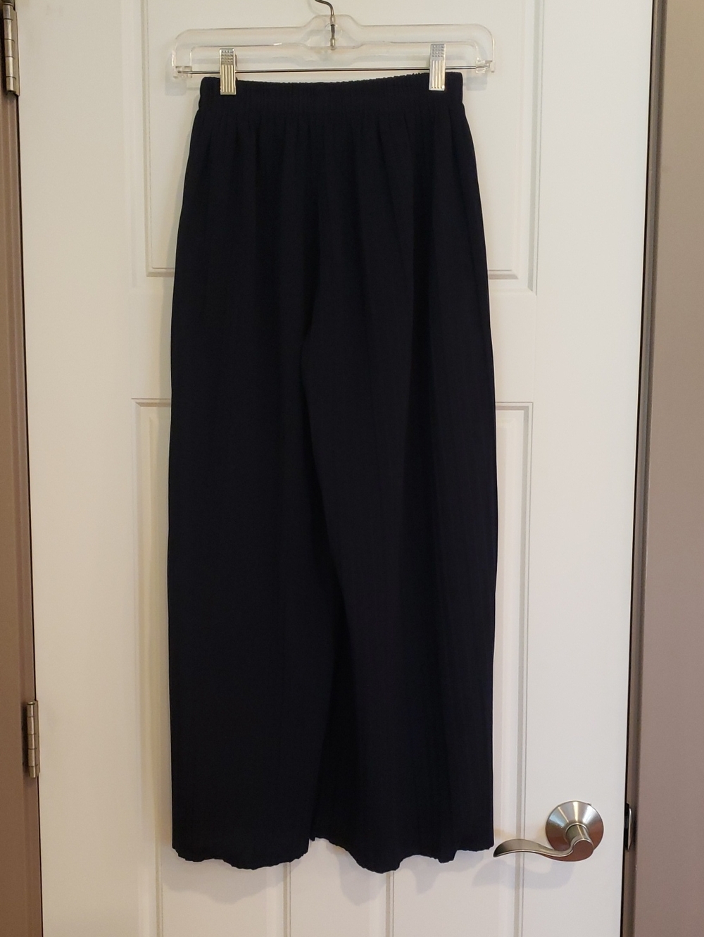 Women's One Size Pleated Black Culottes. Wide Leg